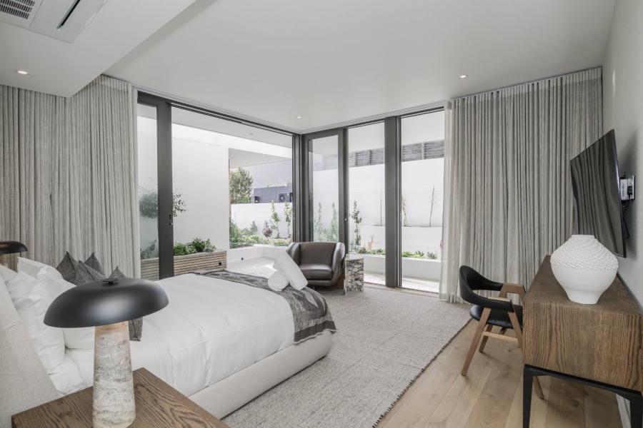 4 Bedroom Property for Sale in Fresnaye Western Cape